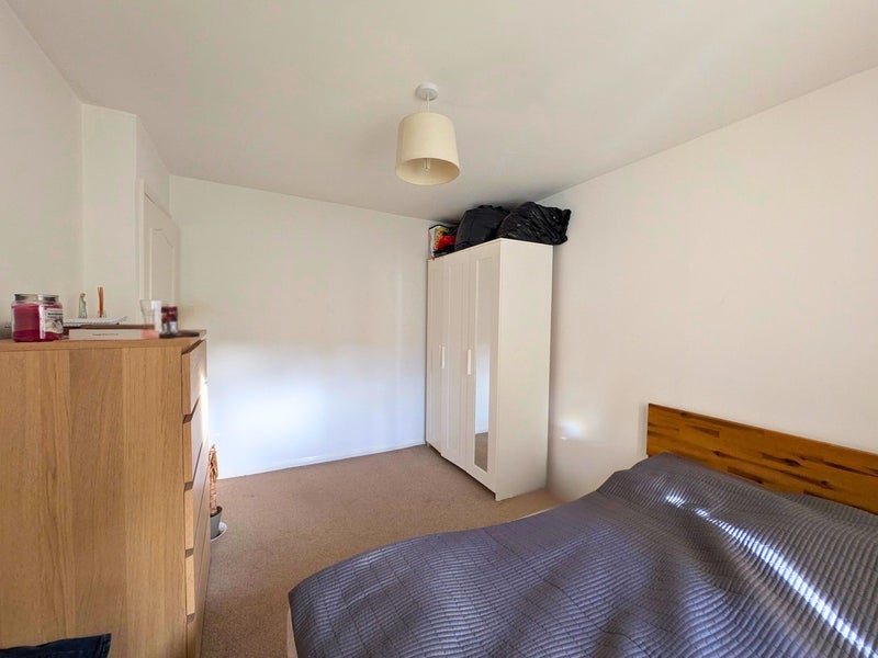 Room Finchley Park in Greater London