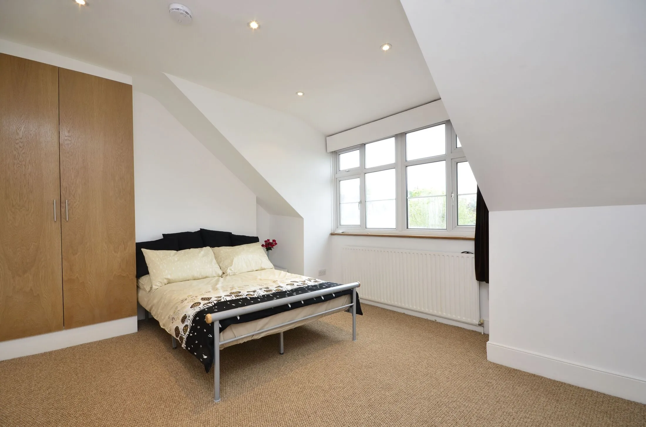 Flat Church Crescent in Greater London