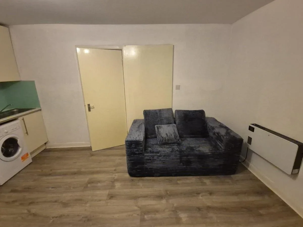 Flat Kilburn Lane in City of Westminster