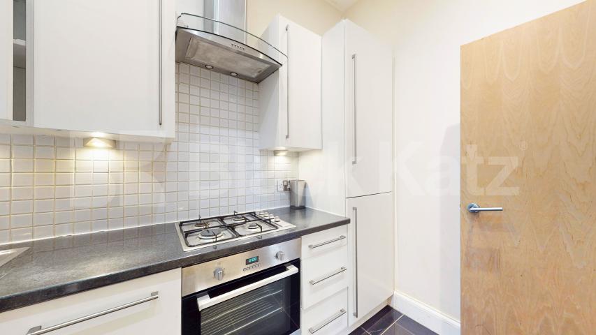 Flat Iverson Road in Greater London