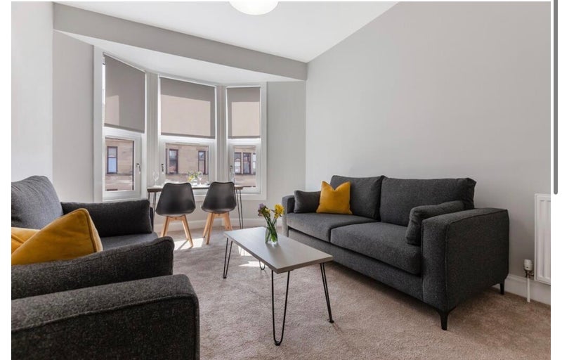 Room Dumbarton Road in Glasgow