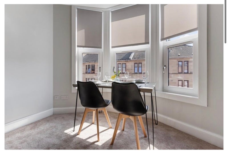 Room Dumbarton Road in Glasgow