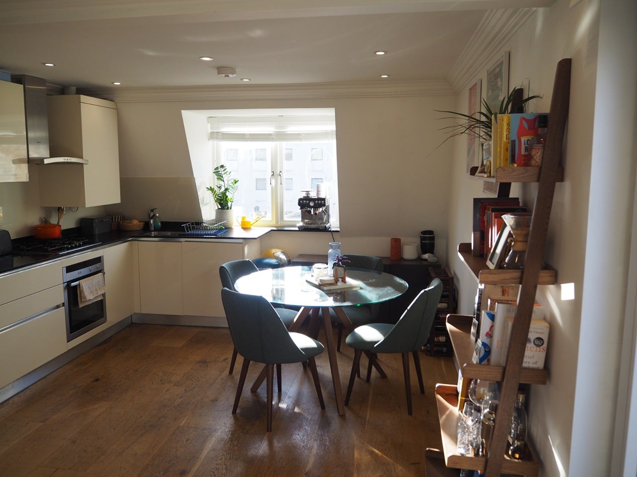 Flat Lough Road in Greater London