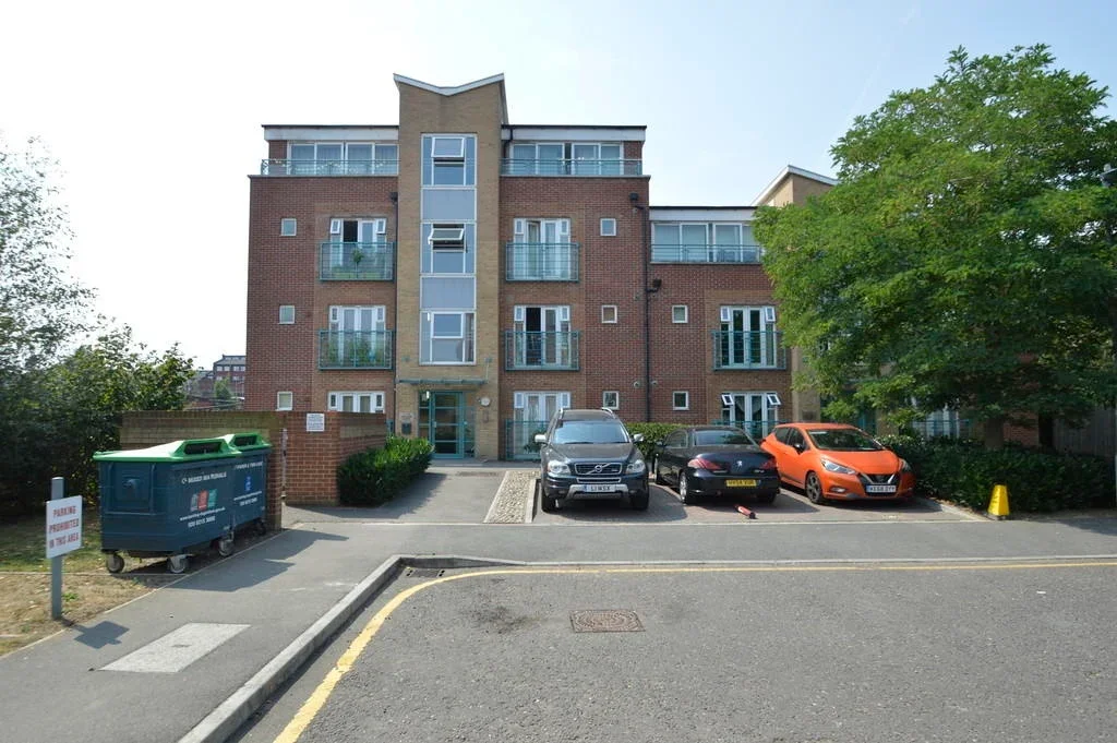 Flat St Marks Place in Greater London