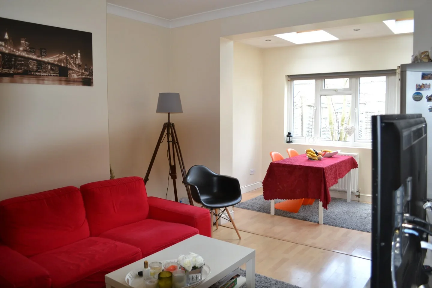 House Dalmeny Avenue in Greater London