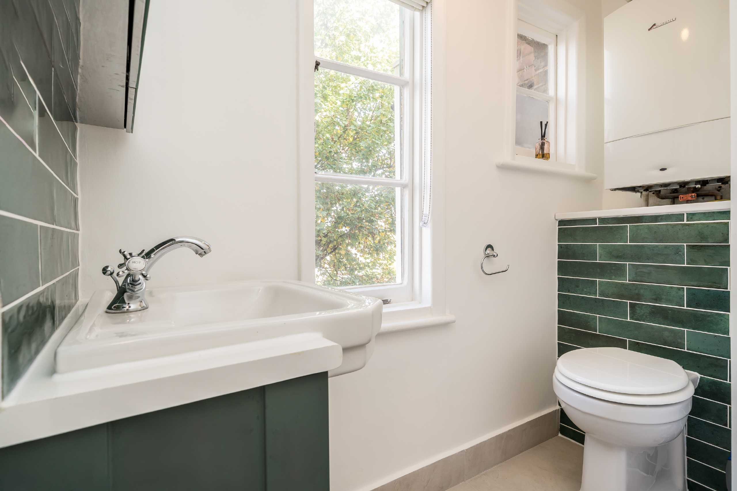 Flat Dawes Road in Greater London