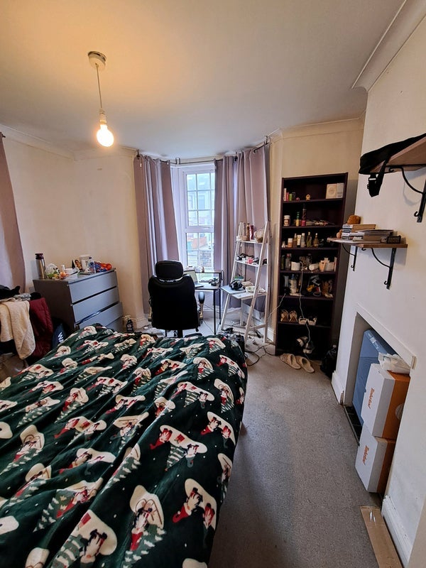 Room Idmiston Road in Greater London