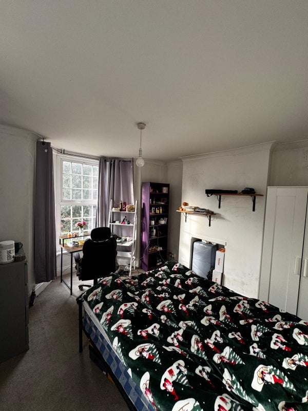 Room Idmiston Road in Greater London