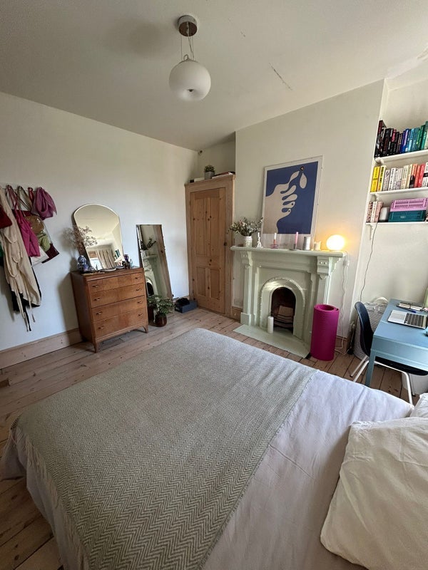 Room Durlston Road in Greater London