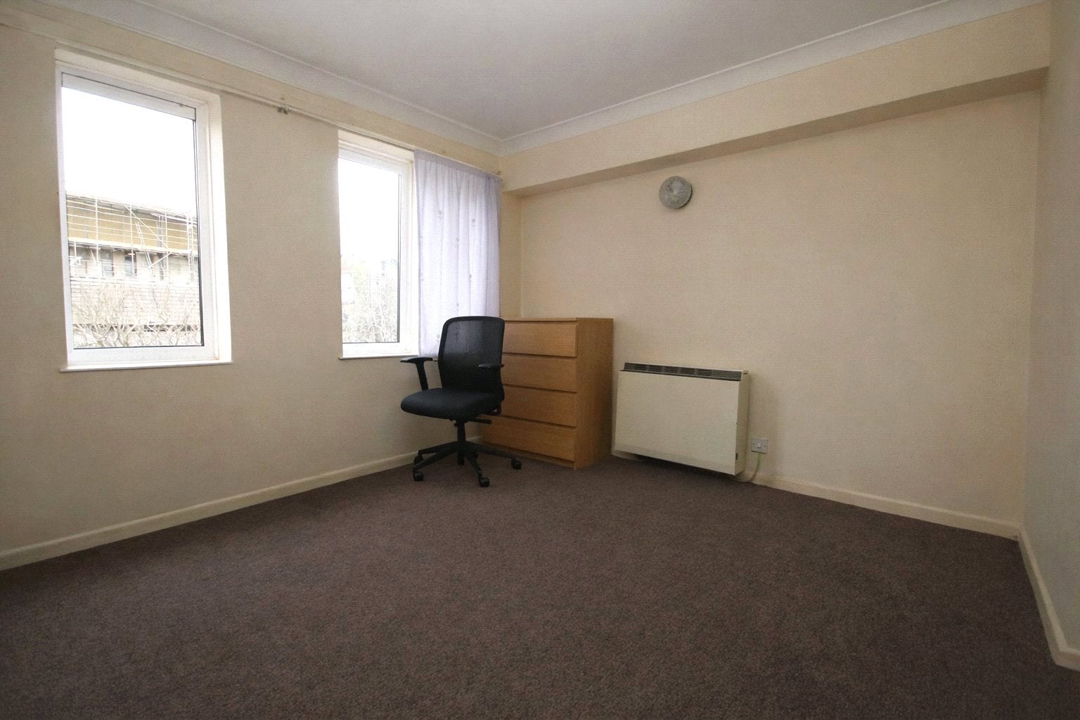 Flat Mayday Road in Greater London
