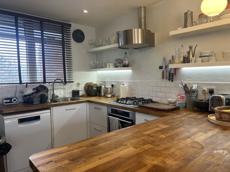 Room Watford Close in Greater London