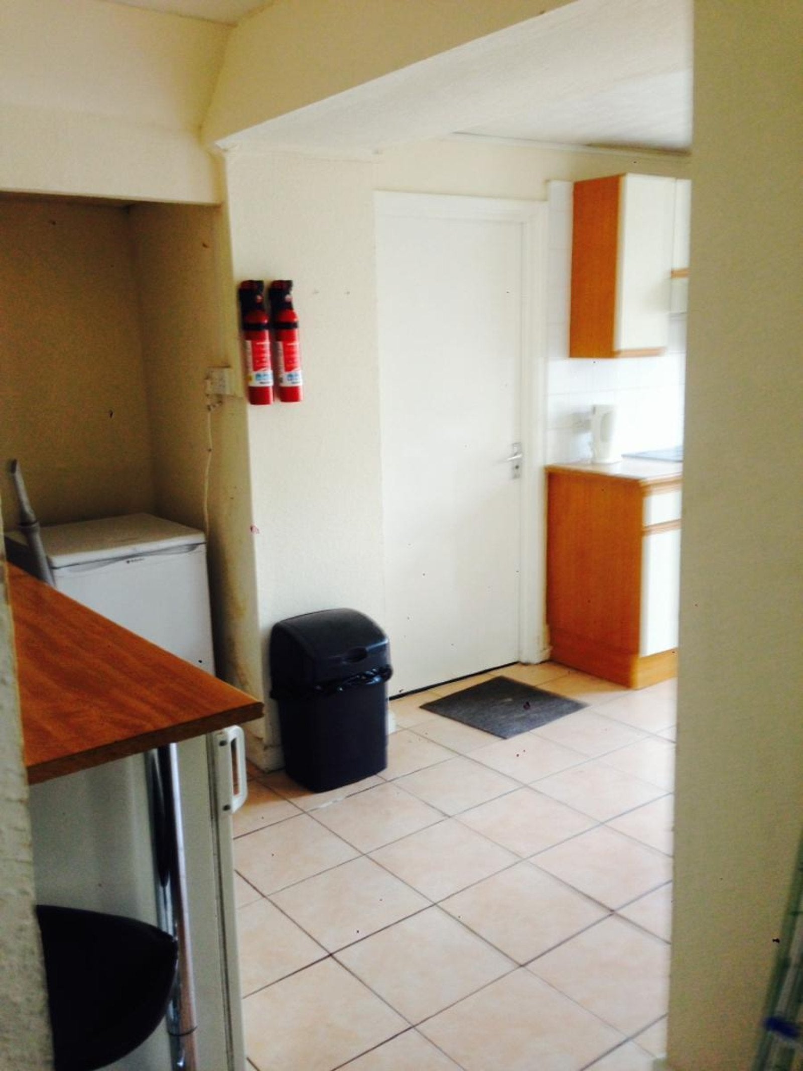 Flat Cardiff Road in Pontypridd