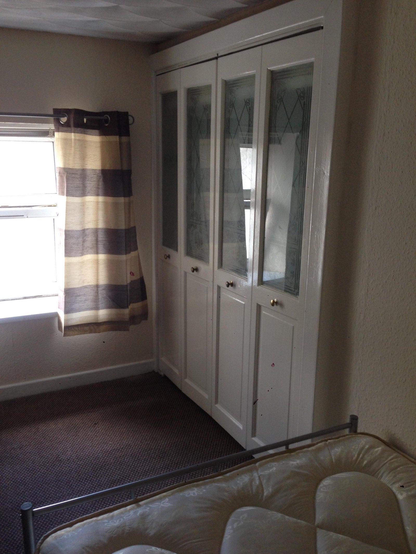 Flat Cardiff Road in Pontypridd