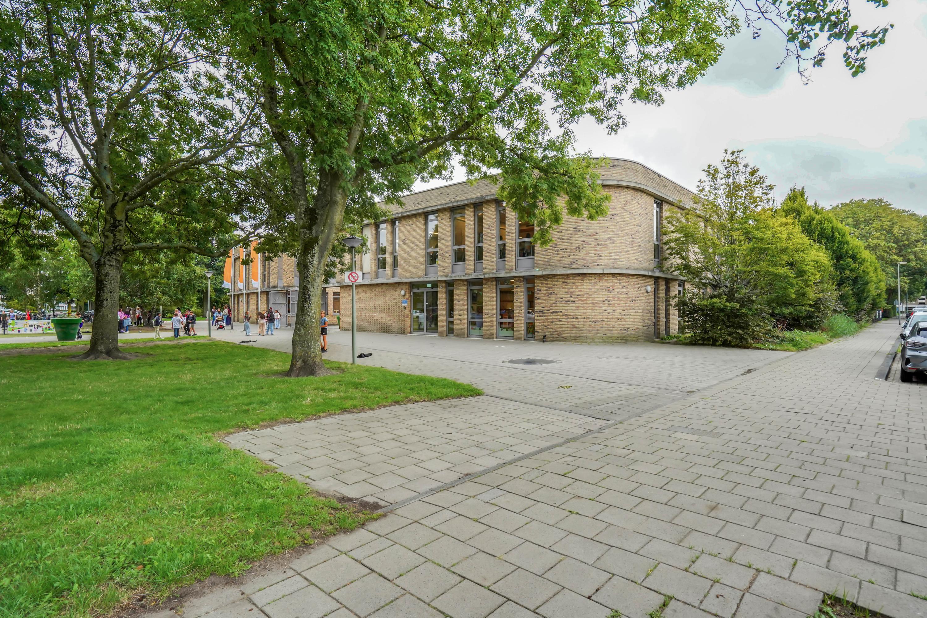 Tussenwoning te koop: Melis Stokelaan 24, Vlaardingen