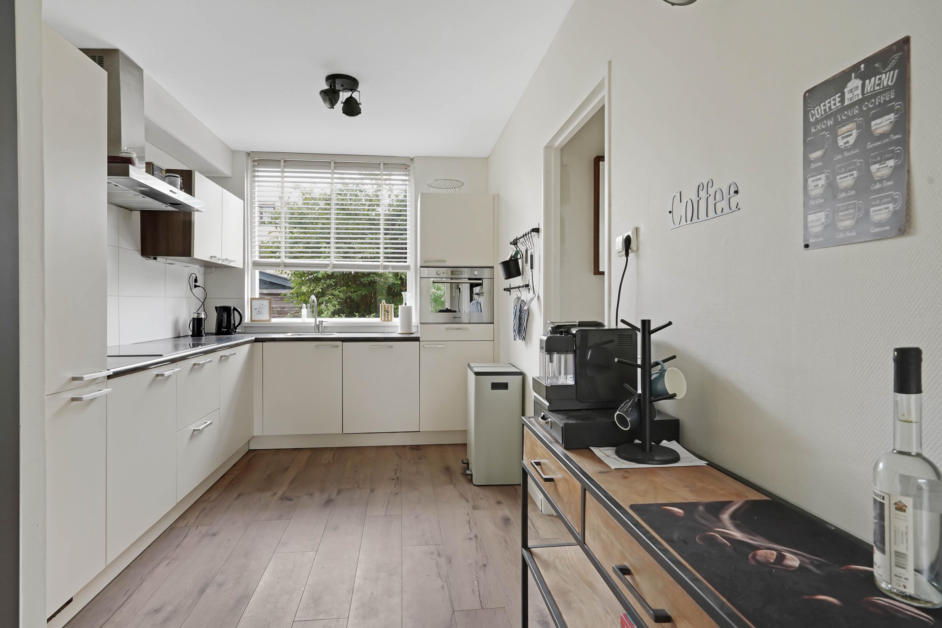 Tussenwoning te koop: Melis Stokelaan 24, Vlaardingen