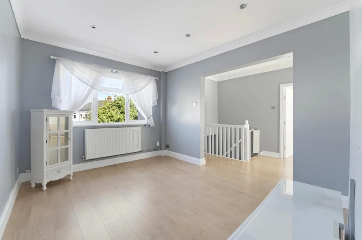 House The Crescent in Greater London