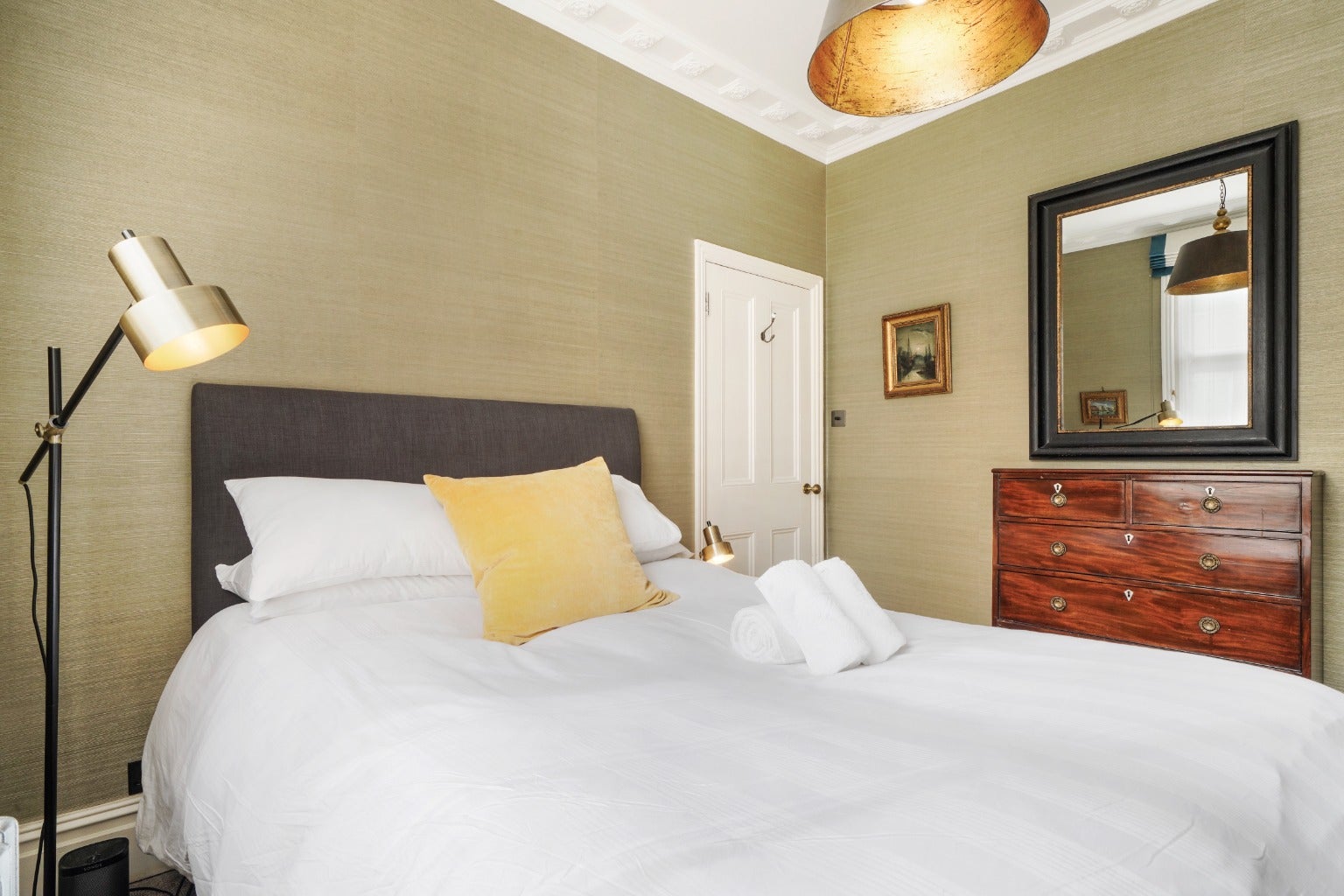 Flat Comeragh Road in Greater London