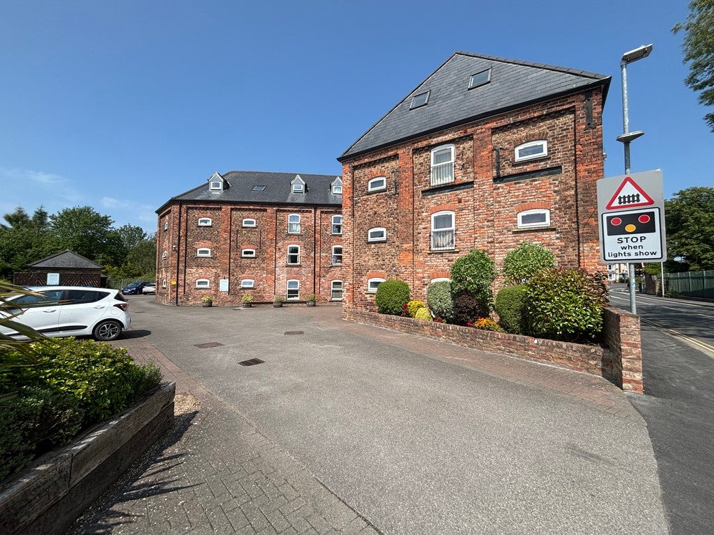 Flat Skerne Road in Driffield
