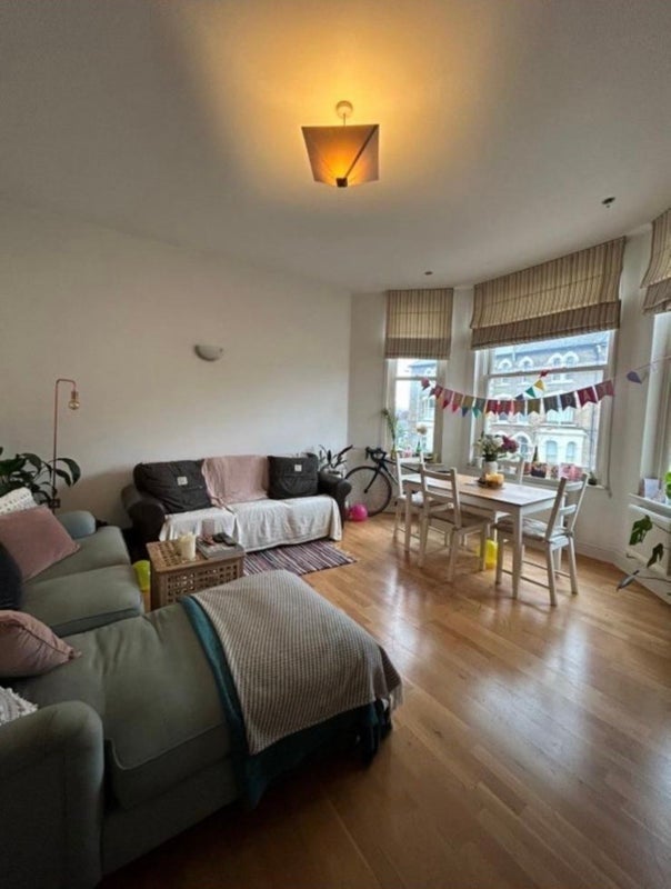 Room Trinity Road in Greater London