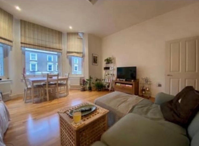 Room Trinity Road in Greater London