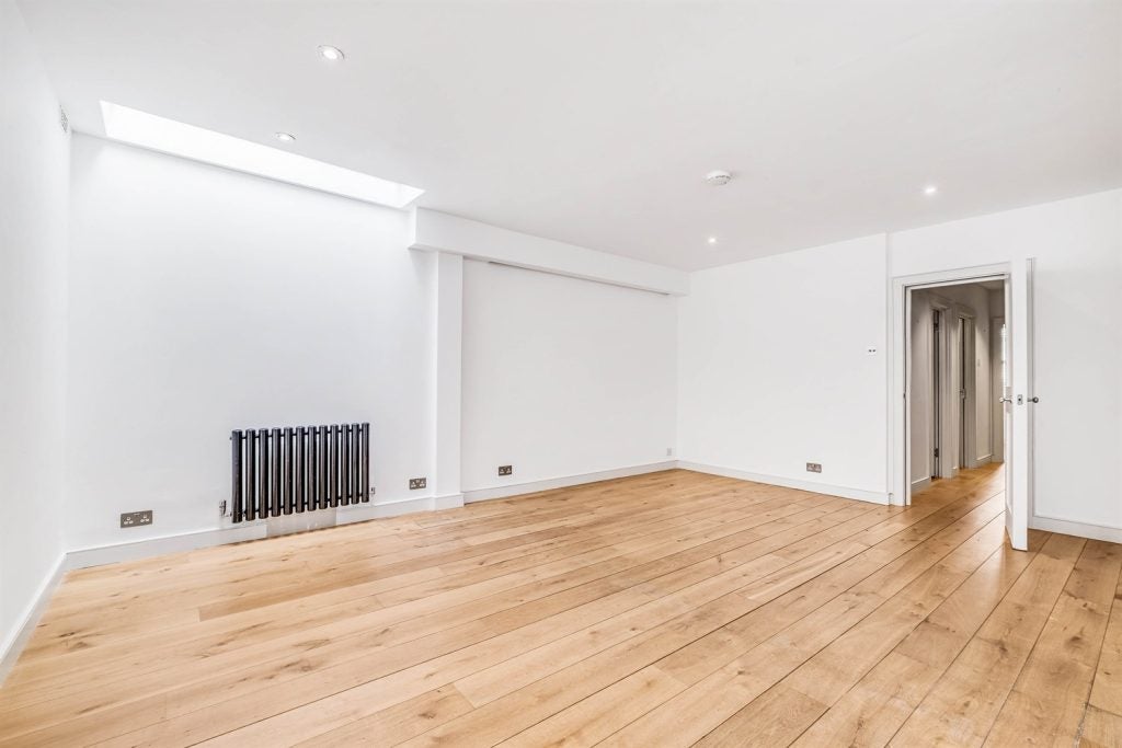 House Radnor Walk in Greater London