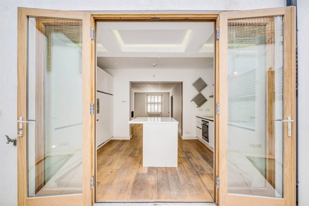 House Radnor Walk in Greater London