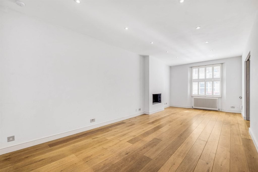 House Radnor Walk in Greater London