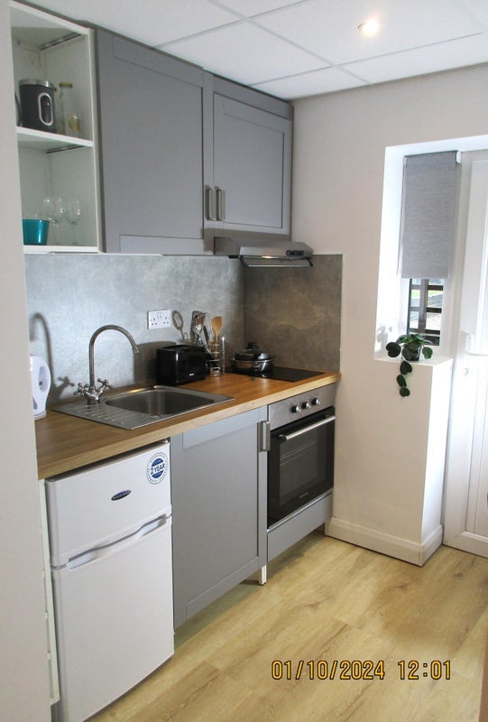 Flat Cadnam Close in Birmingham