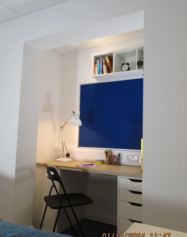 Flat Cadnam Close in Birmingham