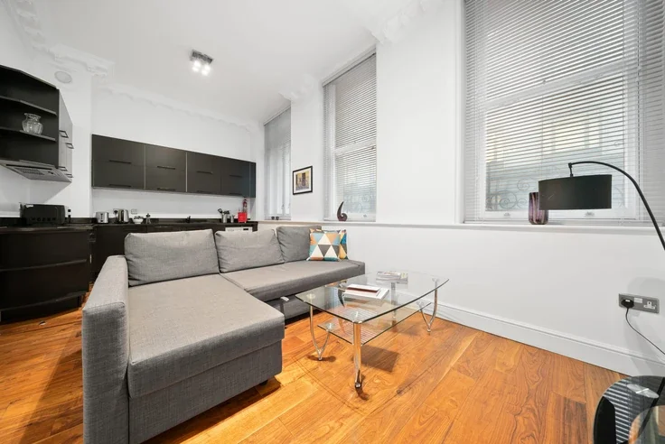 Flat Bishopsgate in City of London