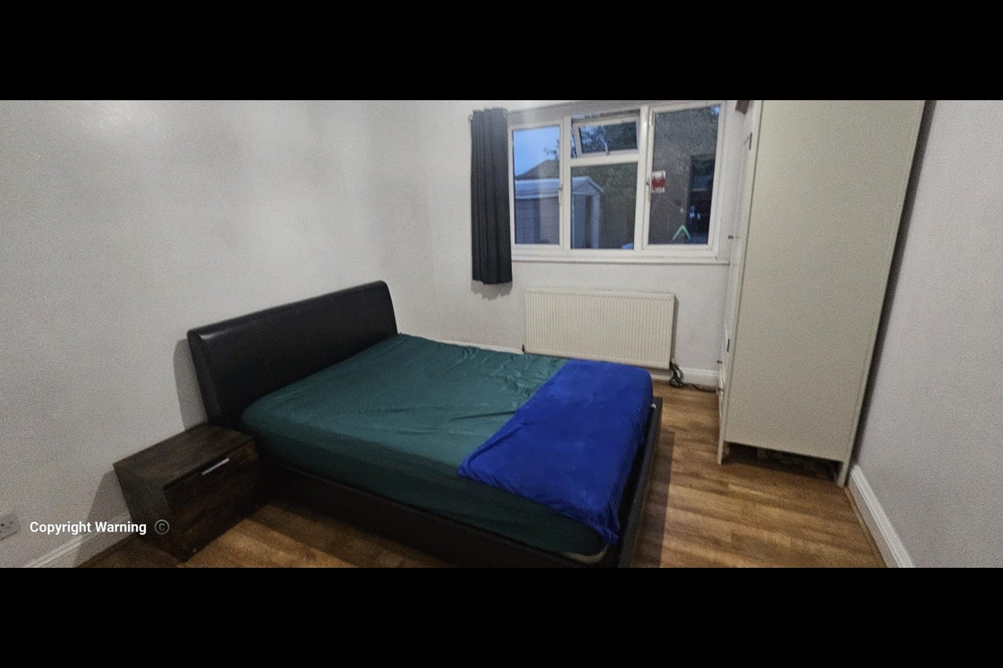 Room Douglas Crescent in Greater London