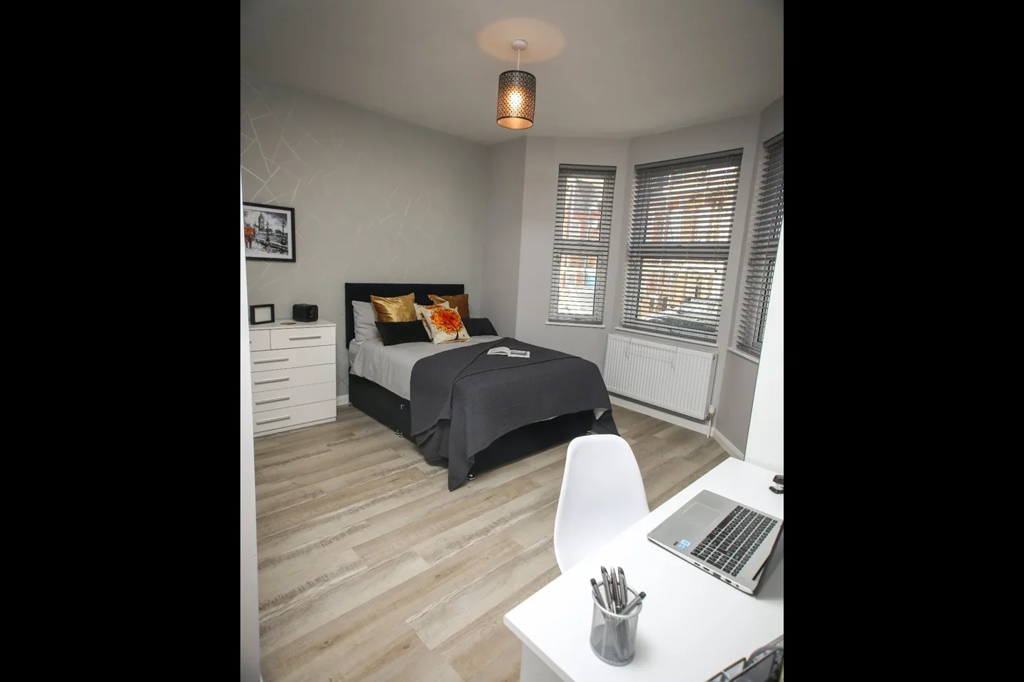 Room High Town Road in Luton