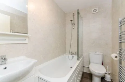 Flat Vereker Road in Greater London