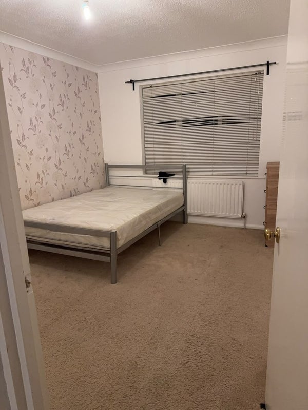 Room Reedham Drive in Greater London