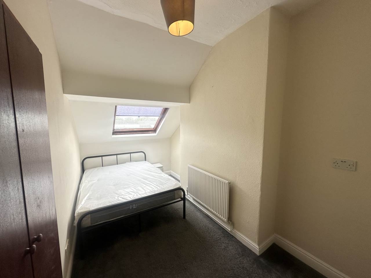 Room Haddon Avenue in Leeds