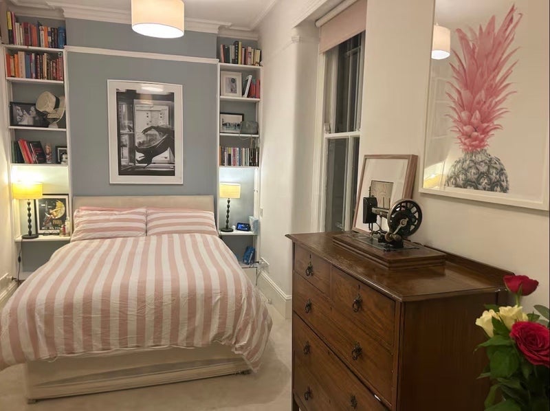 Flat Kelvedon Road in Greater London