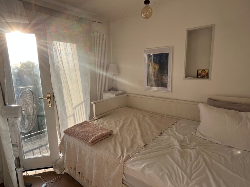 Room Derby Road in Greater London