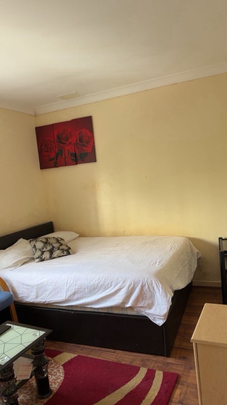 Room Willow Way in Greater London