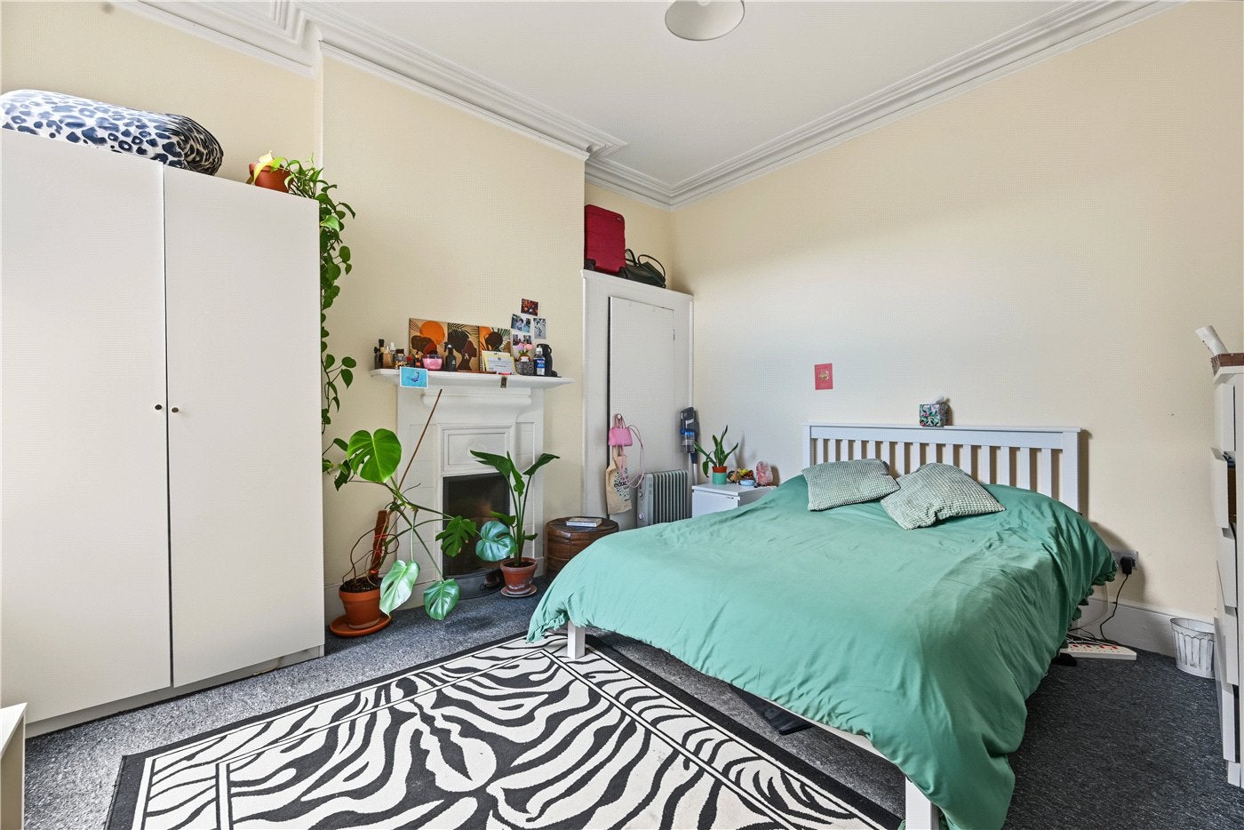 Flat Cholmondeley Avenue in Greater London