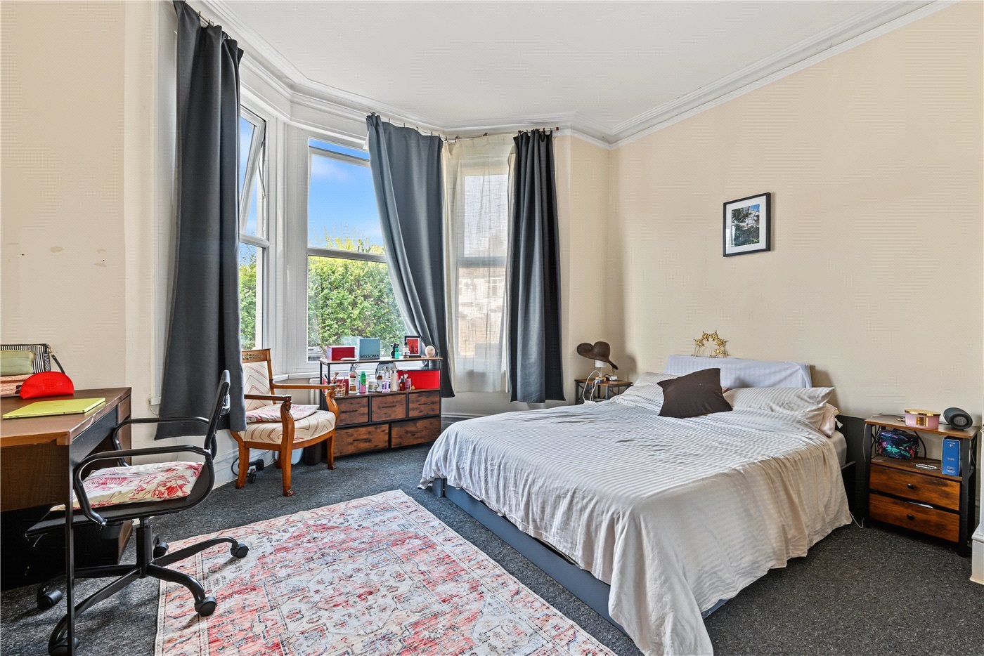 Flat Cholmondeley Avenue in Greater London