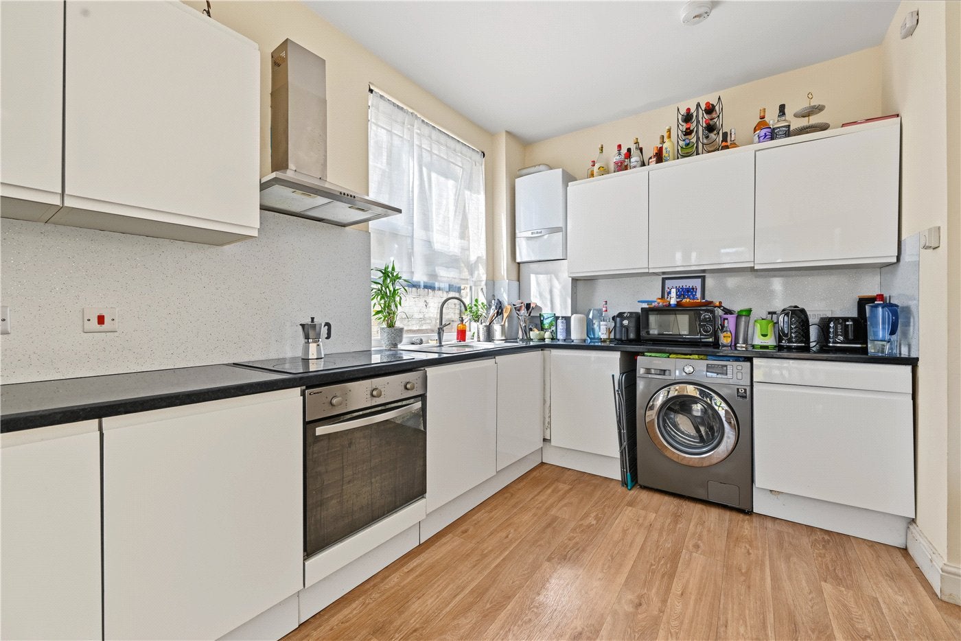 Flat Cholmondeley Avenue in Greater London
