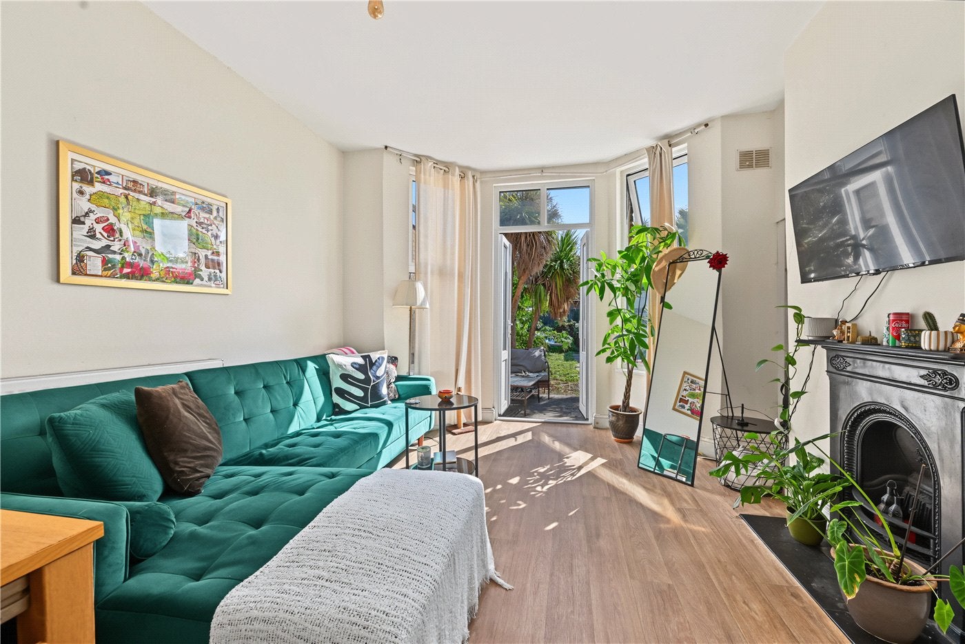 Flat Cholmondeley Avenue in Greater London