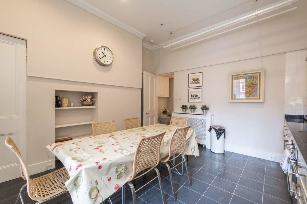 Flat Hyndland Road in Glasgow