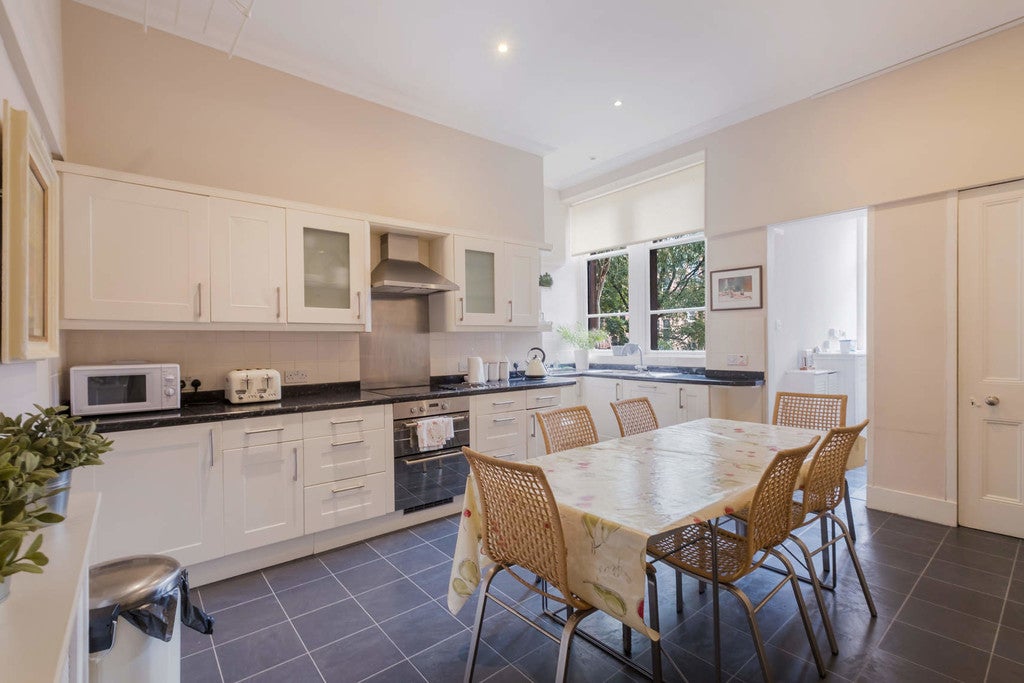 Flat Hyndland Road in Glasgow