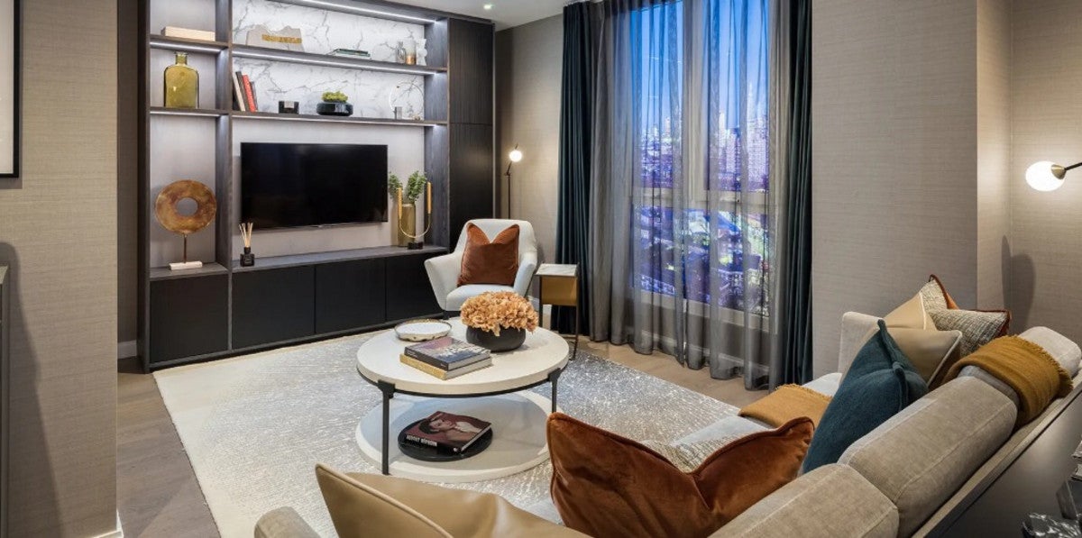 Flat Kennington Lane in Greater London