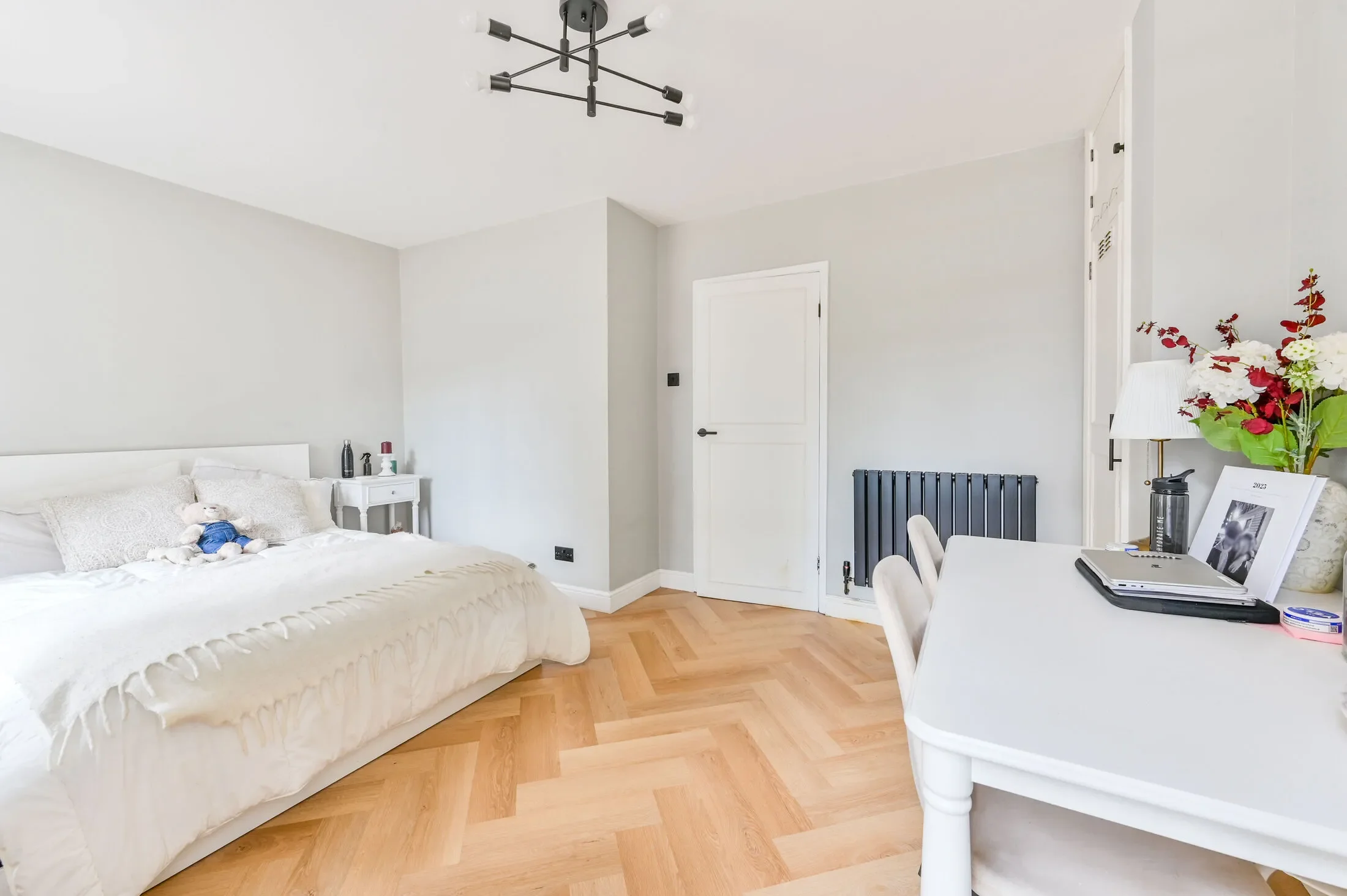 Flat Queen's Terrace in City of Westminster