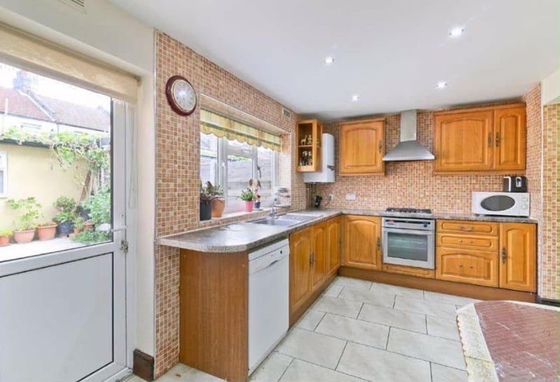 Room Whyteville Road in Greater London