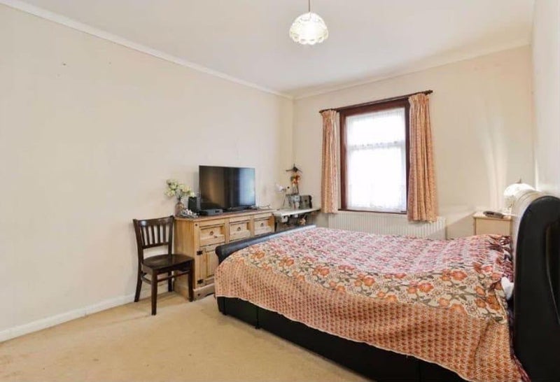 Room Whyteville Road in Greater London