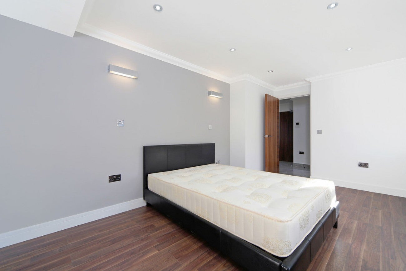 Flat Fordham Street in Greater London