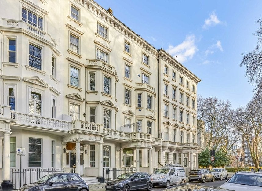 Flat St George's Square in City of Westminster